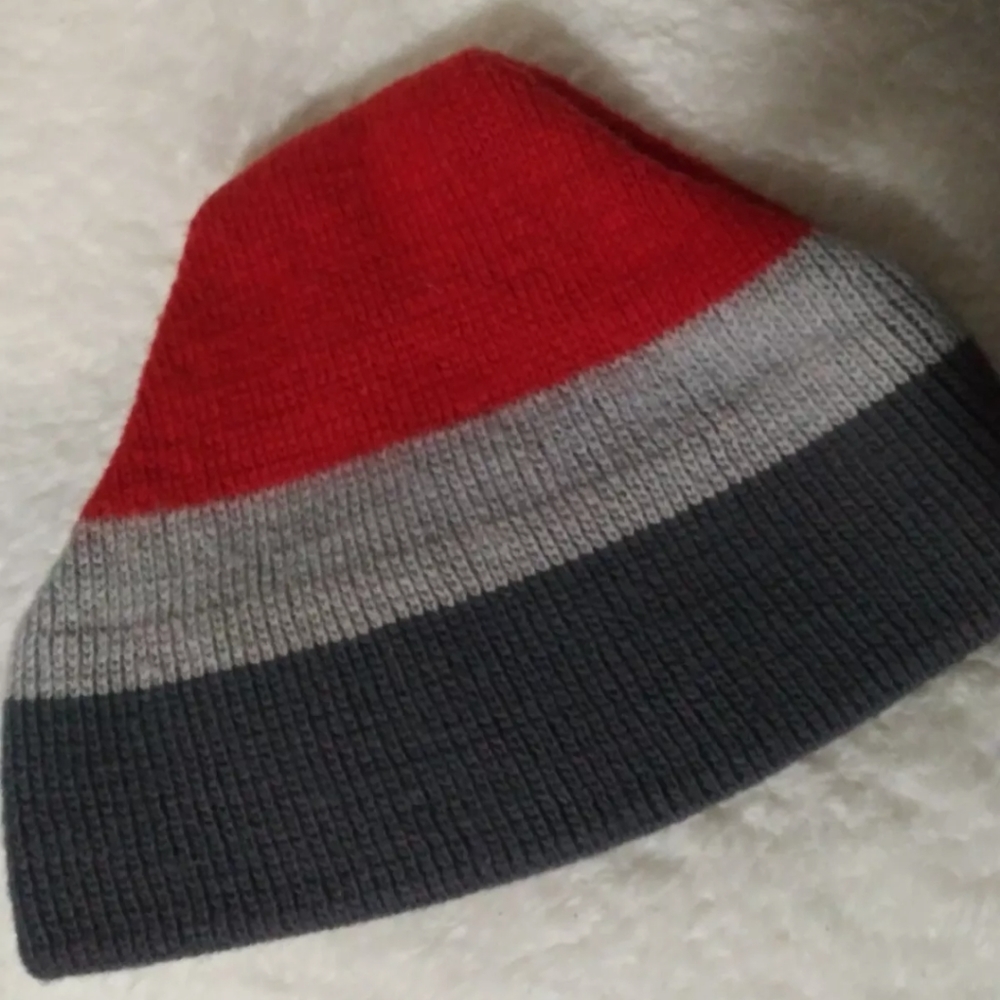 LIDO Snow Hat 100% Wool Beanie Color Block Stripe Red Gray Unisex Euc